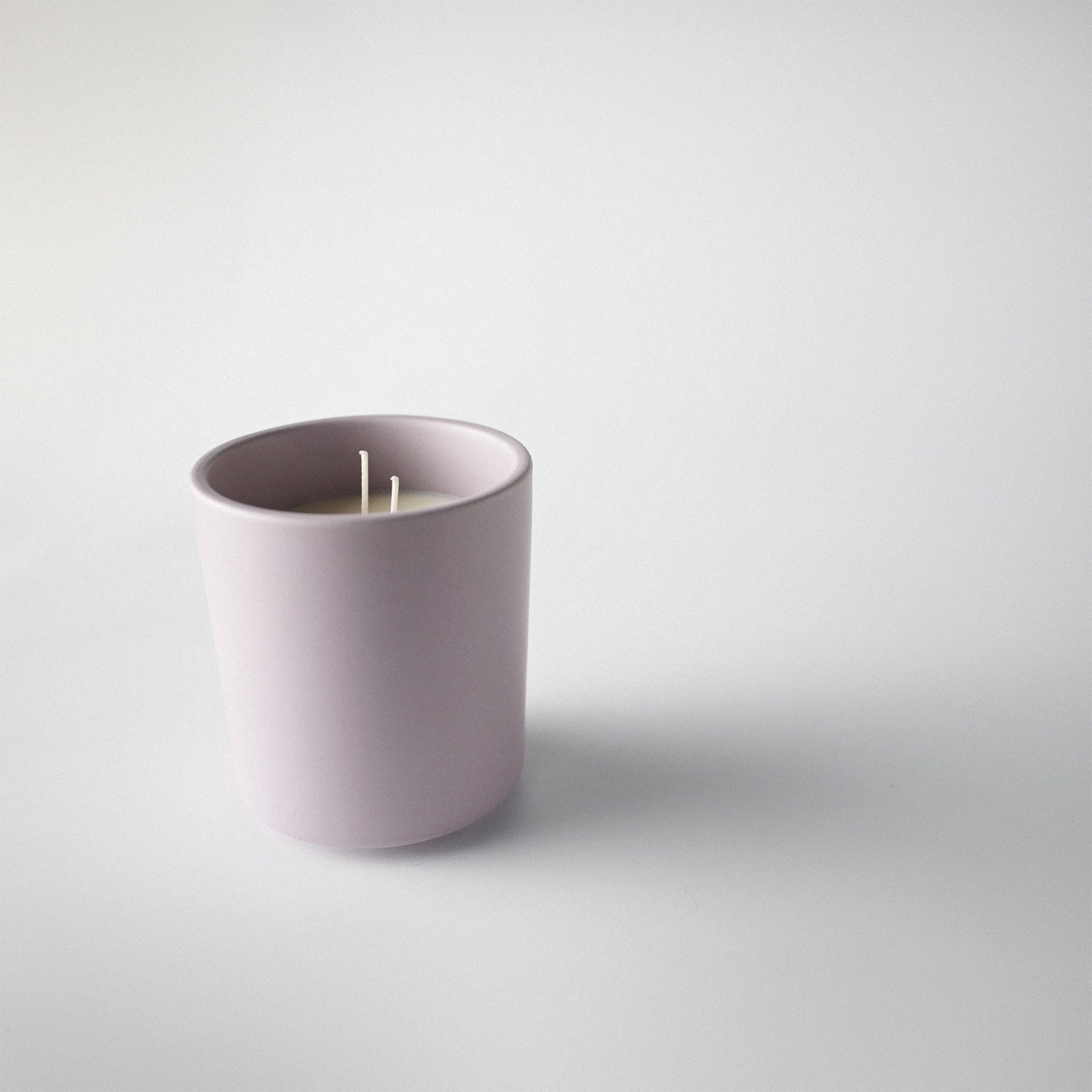 Earth & Ember 13 oz Candle: Blackberries & Basil - Image 3