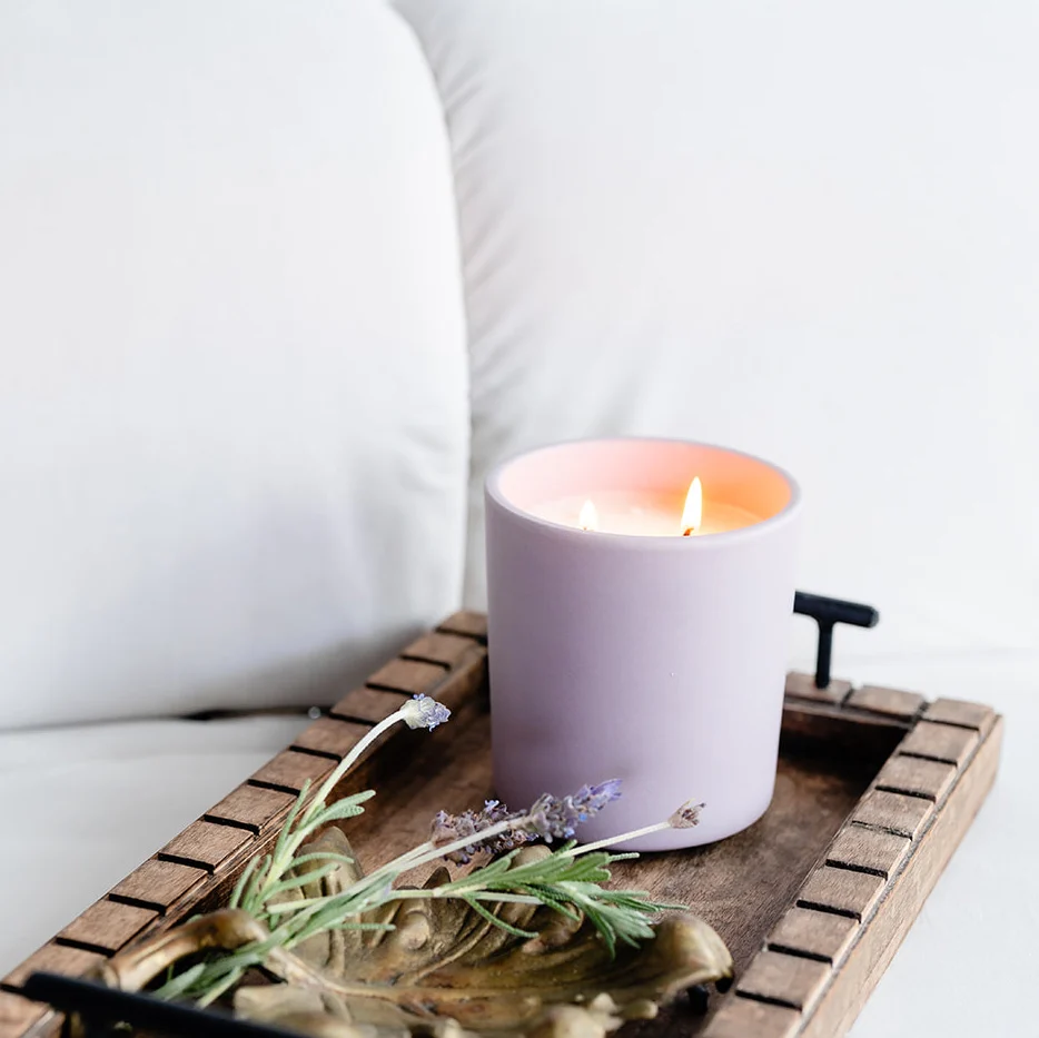 Earth & Ember 13 oz Candle: Blackberries & Basil - Image 5
