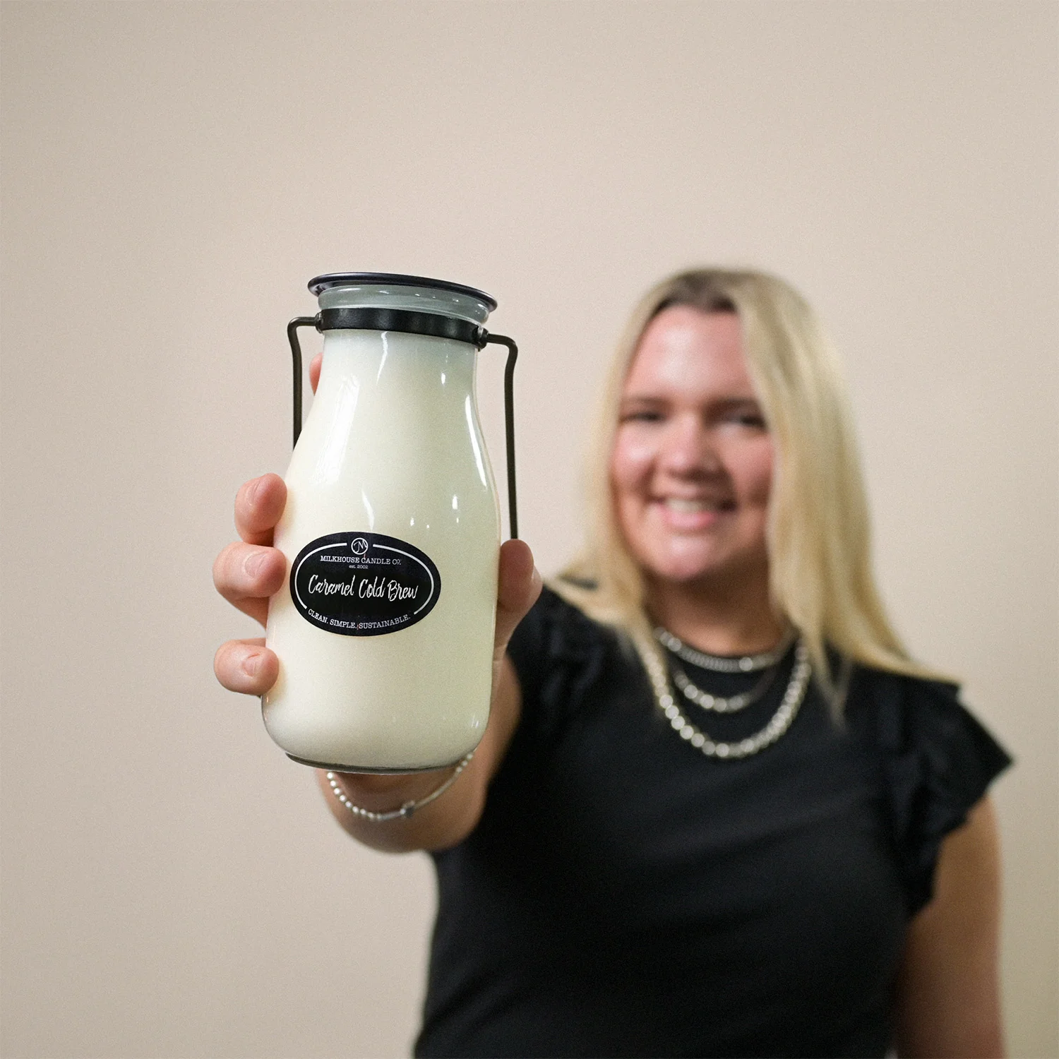 Caramel Cold Brew Candle | 14 oz Milkbottle - Image 4