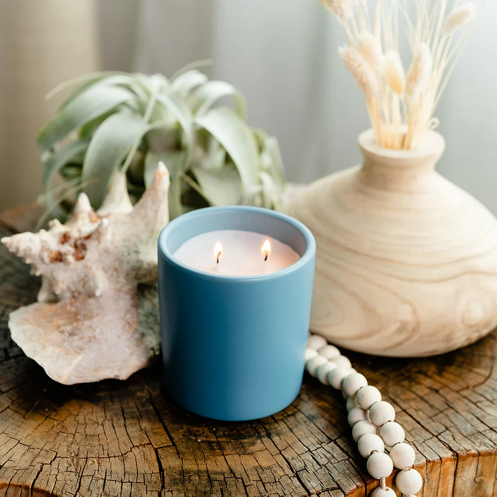 Earth & Ember 13 oz Candle: Coastal Cedarwood - Image 3