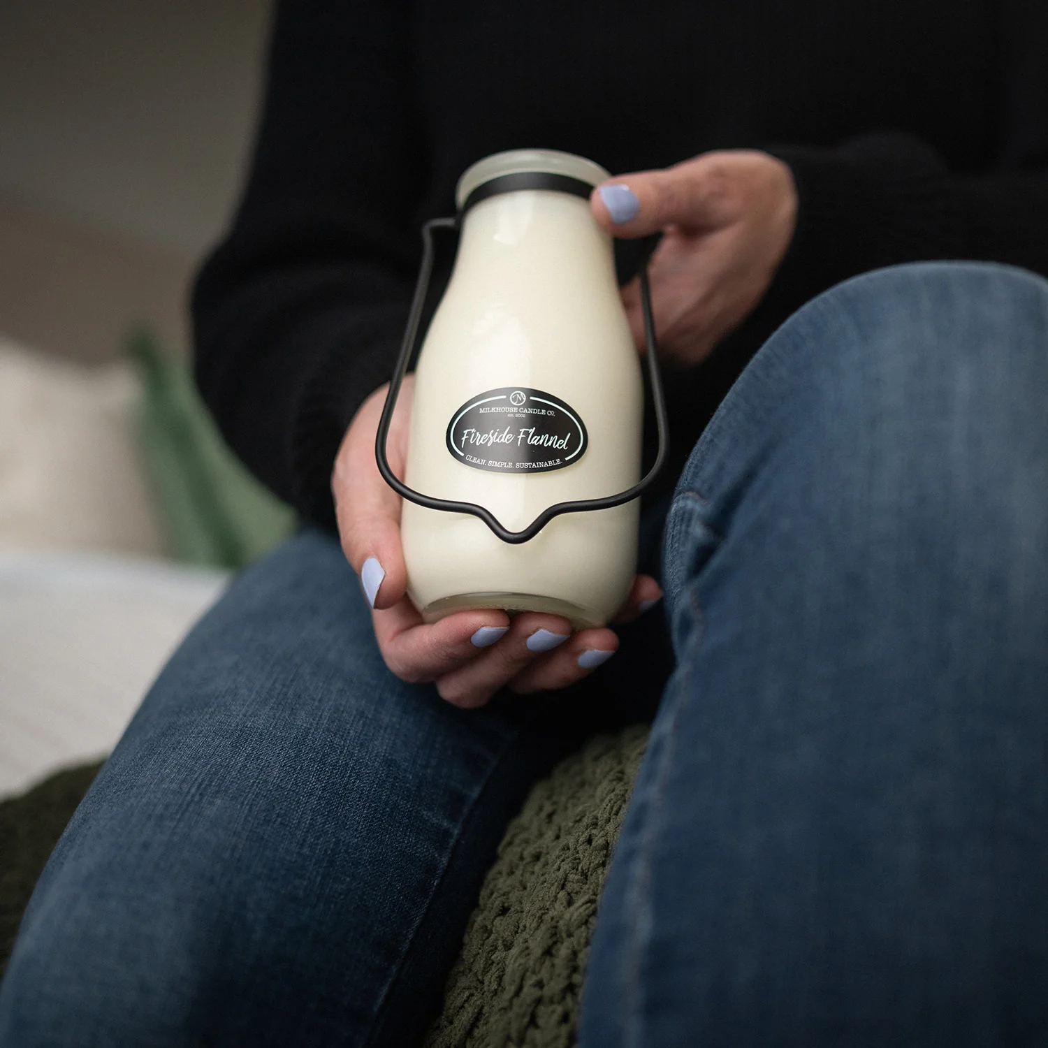 Fireside Flannel Candle | 14 oz Milkbottle - Image 4